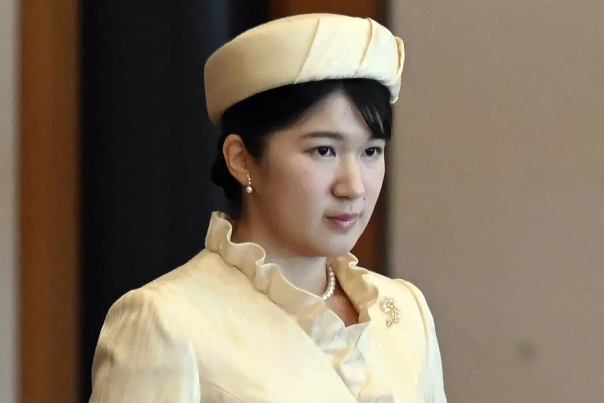 6年連続でティアラ新調ご辞退》愛子さまは雅子さまの年季バッグをご