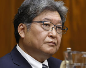 「主人もどこかで応援している」萩生田光一氏の決起集会で昭恵夫人は声を震わせ…苦戦の衆院選で押し出す“安倍元首相との絆”