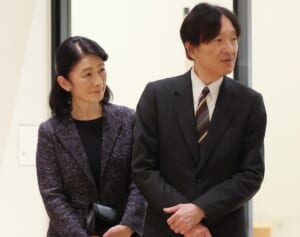《宮内庁内でも驚きの声が》紀子さま　“突然”の夫婦リンクコーデでアピールされた“ご家族の円満”