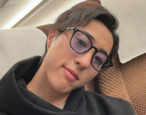 「非常識」と批判殺到…人気YouTuberが高速道路で“迷惑行為→逆ギレ”　昨年は道路陥没事故の不適切発言で大炎上