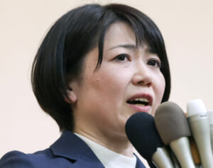 《「快く思わない面ある」と妻も吐露》小川晶氏　市長に返り咲きも“ラブホ密会”相手男性は依願退職の“不公平”に同情の声
