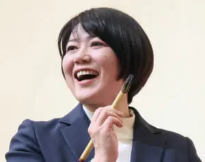 「いじめられる女性前市長という構図になった」小川晶氏　逆風からの圧勝導いた“徹底したイメージ戦略”と山本県知事の“執拗批判”