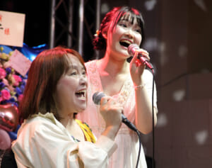 『となりのトトロ』の歌手・井上あずみさん（60）脳出血を乗り越え、固くなった夫妻の絆