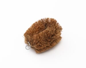 口臭がスッキリ改善…歯周病を治す「タワシで足裏マッサージ」が斬新で話題です