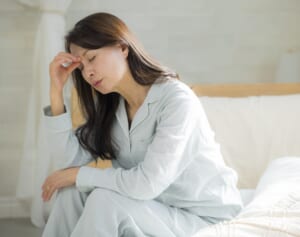 だるい、足がつる、喉が痛い…50代60代の“起床時の不調”は寝る前のひと工夫で劇的改善！睡眠専門医に聞いてみた