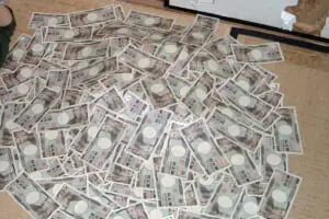 宝くじ3億2千万円当選者が顔出し初告白！「330万円のロレックスを即