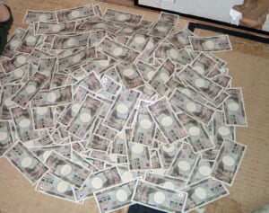 宝くじ3億2千万円当選者が顔出し初告白！「330万円のロレックスを即購入」も“女性に7千万注ぎ込む”“株価大暴落で全て失う”の悲劇と再起