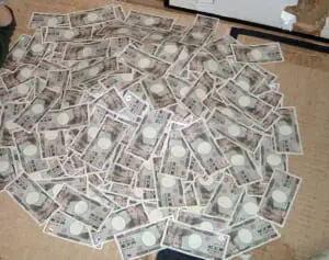 宝くじ3億2千万円当選者が顔出し初告白！「330万円のロレックスを即購入」も“女性に7千万注ぎ込む”“株価大暴落で全て失う”の悲劇と再起