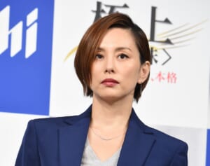 《ガサ入れ認め一区切りも…》米倉涼子　半同棲のアルゼンチン人恋人は未だ消息不明、ダンス教室の集合写真にも姿ナシ