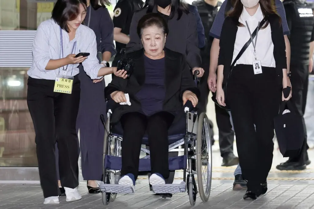 「天皇制は廃止されなければならない」旧統一教会の内部文書に記された“皇室消滅”の願望…眞子さんの結婚騒動にも言及