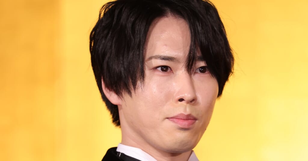 米倉涼子 美の秘訣は「シャンパンと一緒に飲むお湯」 | 女性自身