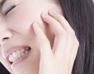 「甘いものを食べていなくても虫歯に」“歯磨きじゃない”虫歯予防が最新の研究で判明した！