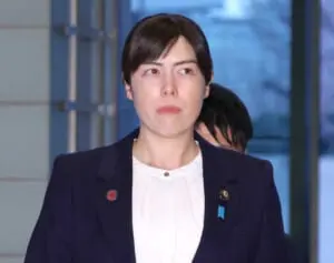 「かっくいい」小野田紀美大臣　内閣発足時の記念撮影で“着たかった服”にネット賛同…伊勢神宮で見せた“異例”姿