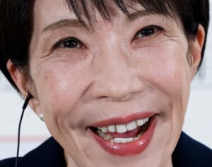 「演技下手すぎる」“高市チルドレン”の26歳新人　研修後の直撃記者への対応で見せた「衝撃ミス」にSNSツッコミの嵐