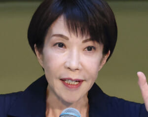 「戦争しか考えられない」人気女性シンガー　高市首相の“憲法改正”訴えに唱えた疑問…過去にも「民意ガン無視のファシスト」と猛批判
