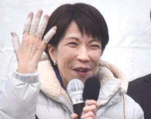 「コロコロ変えすぎ」高市首相　支援者や候補者との握手、公認証交付…討論ドタキャン招いた怪我の経緯が二転三転、あがる疑問の声