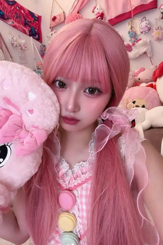 へそピ＆ピンク髪＆セクシーダンス》辻希美の18歳長女・希空 母親完