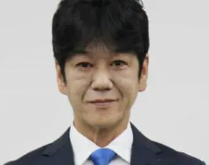 《口ひげ、ロン毛オールバックのイケオジに》義家弘介氏　明かした政界引退後の“劇的ビジュ変”のワケ「“昔に戻ったね”と言われます」
