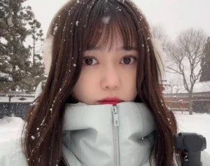 《“迷惑行為”と批判続出》旅行系YouTuber　フライト中の“トイレ占拠”動画を謝罪…航空会社が示した「見解」