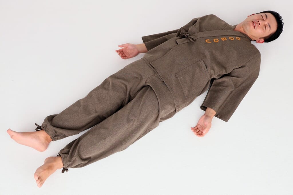 ごぼう先生が動画で解説！「50代からの不調解消体操」【睡眠の質改善 棒になりきる体操】｜介護界のアイドル