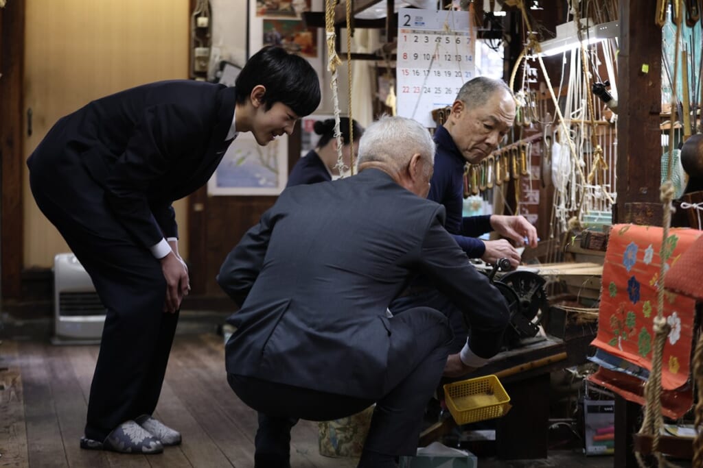 悠仁さま　大学進学後に急増する紀子さま“ご同行公務”に複雑胸中…宮内庁内でも「お一人のほうが実りも多いのでは」