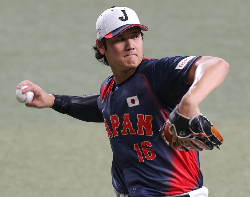 《DHで登録も…》大谷翔平　WBCでの二刀流復活に向けて強化試合で見せていた「気になる行動」