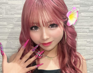 「お母さんでしょ？」小学生ギャル　疑惑の卒業式ショットが話題も…“令和のコギャル”のタイムリミット