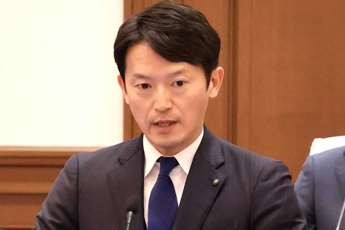 肝心な部分が見えません」斎藤知事 “主役ボケボケ”の公務写真にネット