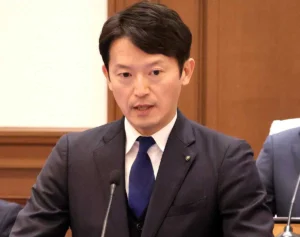 「肝心な部分が見えません」斎藤知事　“主役ボケボケ”の公務写真にネット騒然…54歳俳優も痛烈皮肉