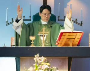 「物静かな女性が豹変、胸ぐらをつかまれ…」日本唯一のエクソシストが明かす“悪魔払い”の壮絶現場