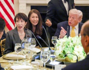 《SNSではしゃぎすぎの指摘も》高市首相　波紋呼んだホワイトハウスでの“踊る写真”の「自民党内での本当の評価」