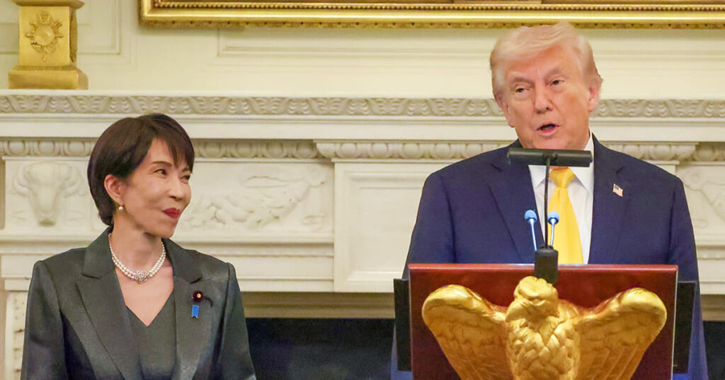 「流石にドン引き」高市首相 バイデン前大統領“揶揄”したホワイトハウス展示物に指さして笑顔…トランプ氏への“同調”ムーブが物議