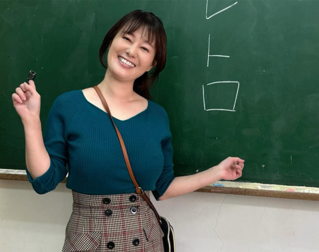 《際どいコスプレにネット困惑》44歳元NHKアナ　写真集バカ売れで「完全に舵を切った」関係者が語る今後の“路線”