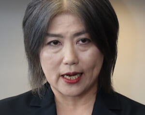 《警察、検察も激怒か》田久保眞紀被告　学歴詐称問題で“異例”の在宅起訴…19.2秒証書チラ見せ、テレビ出演の“煽り仕草”の末路