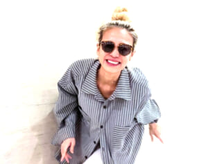 「威圧感しかない」“元おはガール”タレント（39）　大手寿司チェーン店でのタトゥー“まる出し”姿が物議