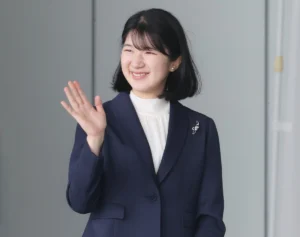 愛子さま　保守政治家が“ご即位なら生涯独身も視野に”と提言…皇室研究家は「当事者の尊厳をないがしろにする」と苦言