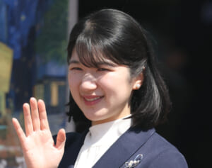 愛子さま　福島で奉迎者数百人が殺到！移動中の車内で見せられた「お気遣いの“神成長”」