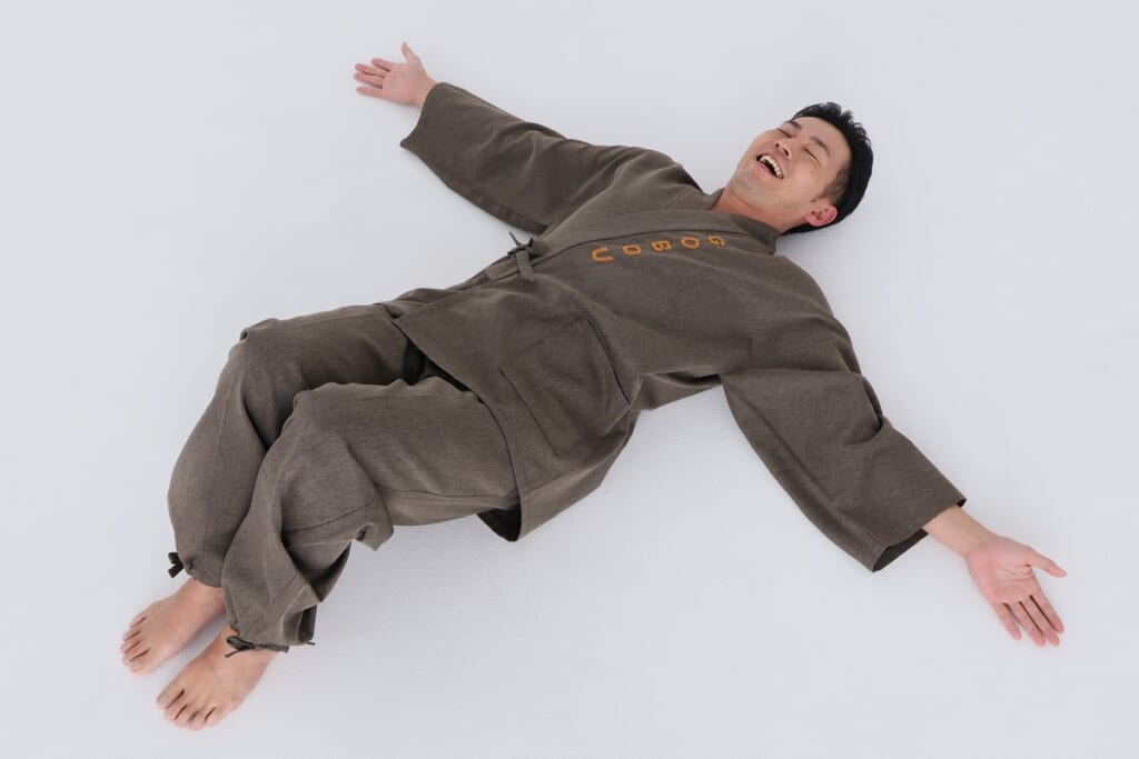 ごぼう先生が動画で解説！「50代からの不調解消体操」【春バテ解消 パタパタひざ倒し】｜介護界のアイドル