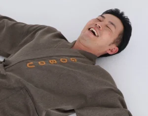 ごぼう先生が動画で解説！「50代からの不調解消体操」【春バテ解消 パタパタひざ倒し】｜介護界のアイドル