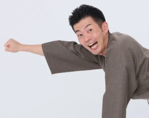 ごぼう先生が動画で解説！「50代からの不調解消体操」【ぽっこりお腹改善 スーパーマンポーズ】｜介護界のアイドル