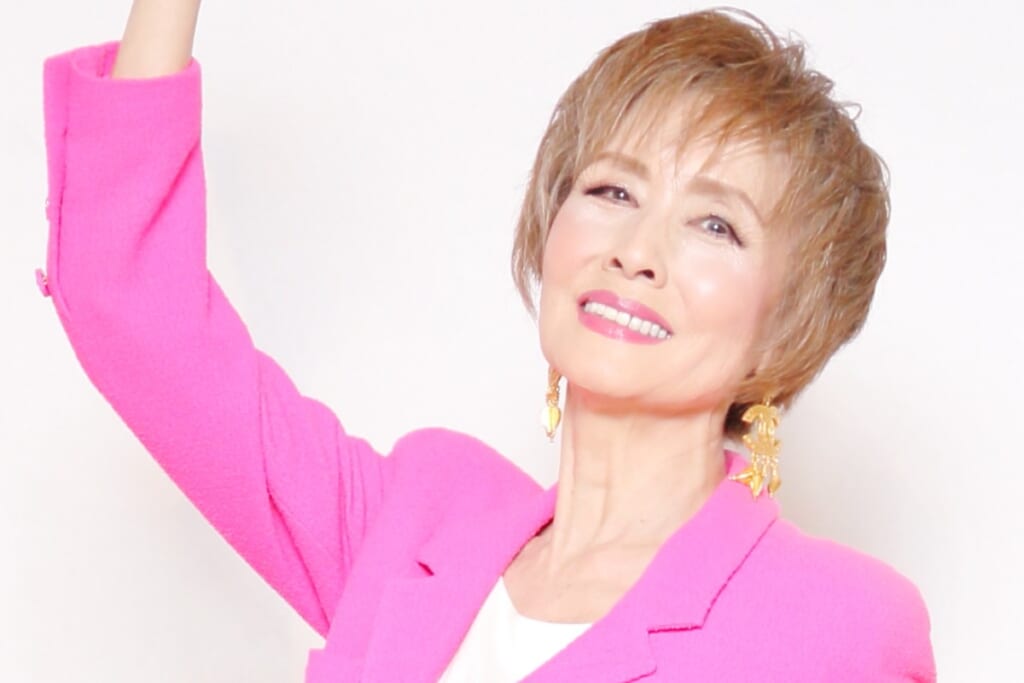 「ジムに通ったことは一度もない」“Y字バランスが話題”小柳ルミ子(73)が明かす“若見えの秘訣”