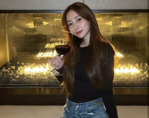 「あまりに迷惑」20代女性インフルエンサー　新幹線車内で“下ネタ”全開動画を撮影→物議…「貸切状態でした」と釈明も“配慮を欠いた”と謝罪