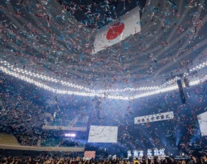 日大入学式での乃木坂46ライブの銀テが転売祭り→大学公式アカウントが直接注意で称賛の声も…担当者が明かした「まさかの結末」