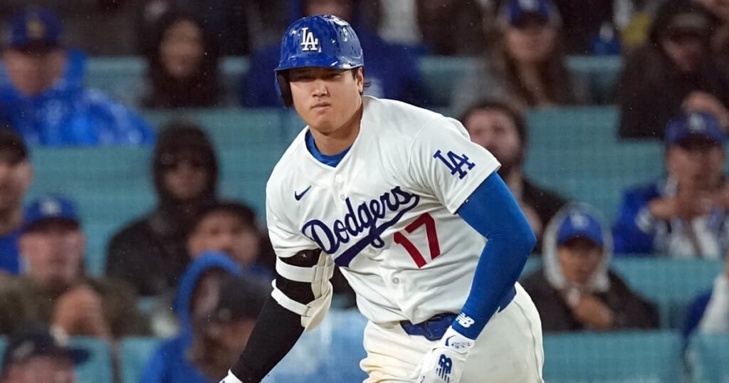瀬戸大也 ひっそり自宅戻っていた…妻は指輪外し笑顔も見せず | 女性自身