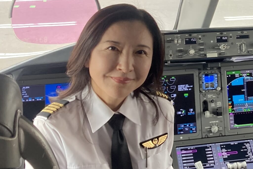 「女性のパイロットは前例がない」155cmの日本初女性機長　身長制限で壁に直面も…人生を変えた“決断”
