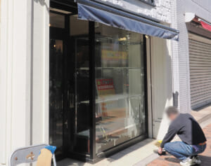 【被害額は1億円超】割れたガラスまみれ…広尾・ブランド品買取店の“壮絶”窃盗現場「プレミア品が根こそぎ」店長の嘆き