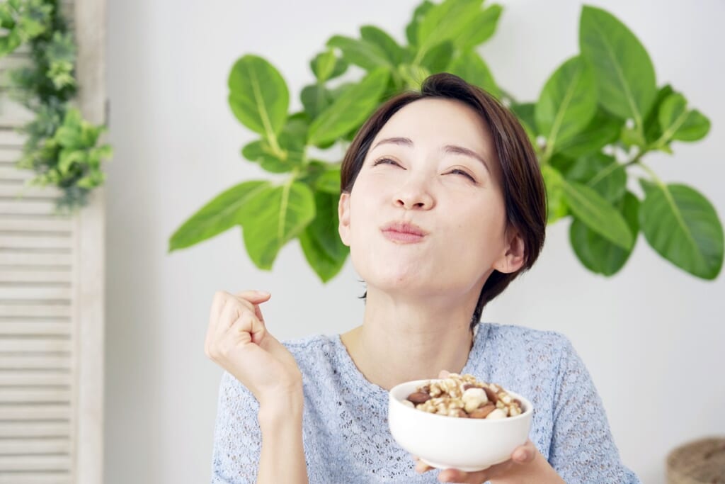 50代以上の女性は要注意！知らないうちに“歯が折れる”…当てはまったらキケンな悪習慣11選