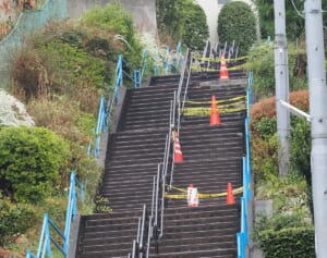 「ショベルカーが階段をガリガリと…」板橋区で外国人解体作業員がトンデモ行動、住民憤慨…元請け社長が語った「管理不足」の真相