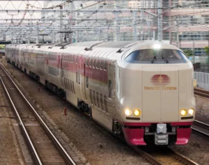 《フリマサイトで高額転売も》人気寝台特急「サンライズ出雲」の“シャワー券買い占め”被害が波紋…JRが語った「枚数が限られている理由」と「対応」