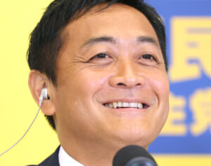 「いい感じ」国民民主党・玉木雄一郎代表の初“タトゥー”シール体験にご満悦…ネットも「リアクションがピュア」